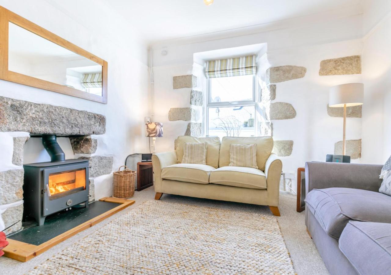2 Bed in Porthleven oc-suffol