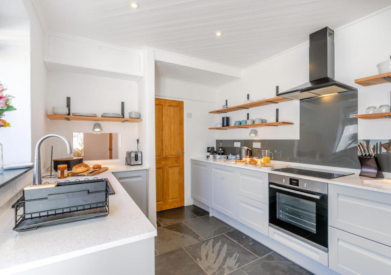 2 Bed in Porthleven oc-suffol