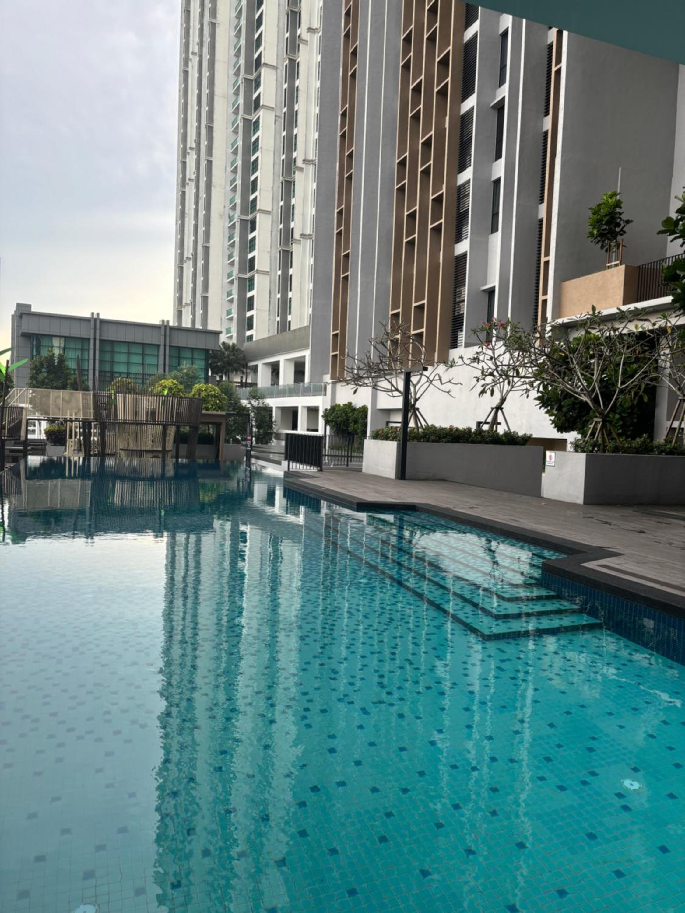 Skytrees Comfort Room With Simple Design Concept