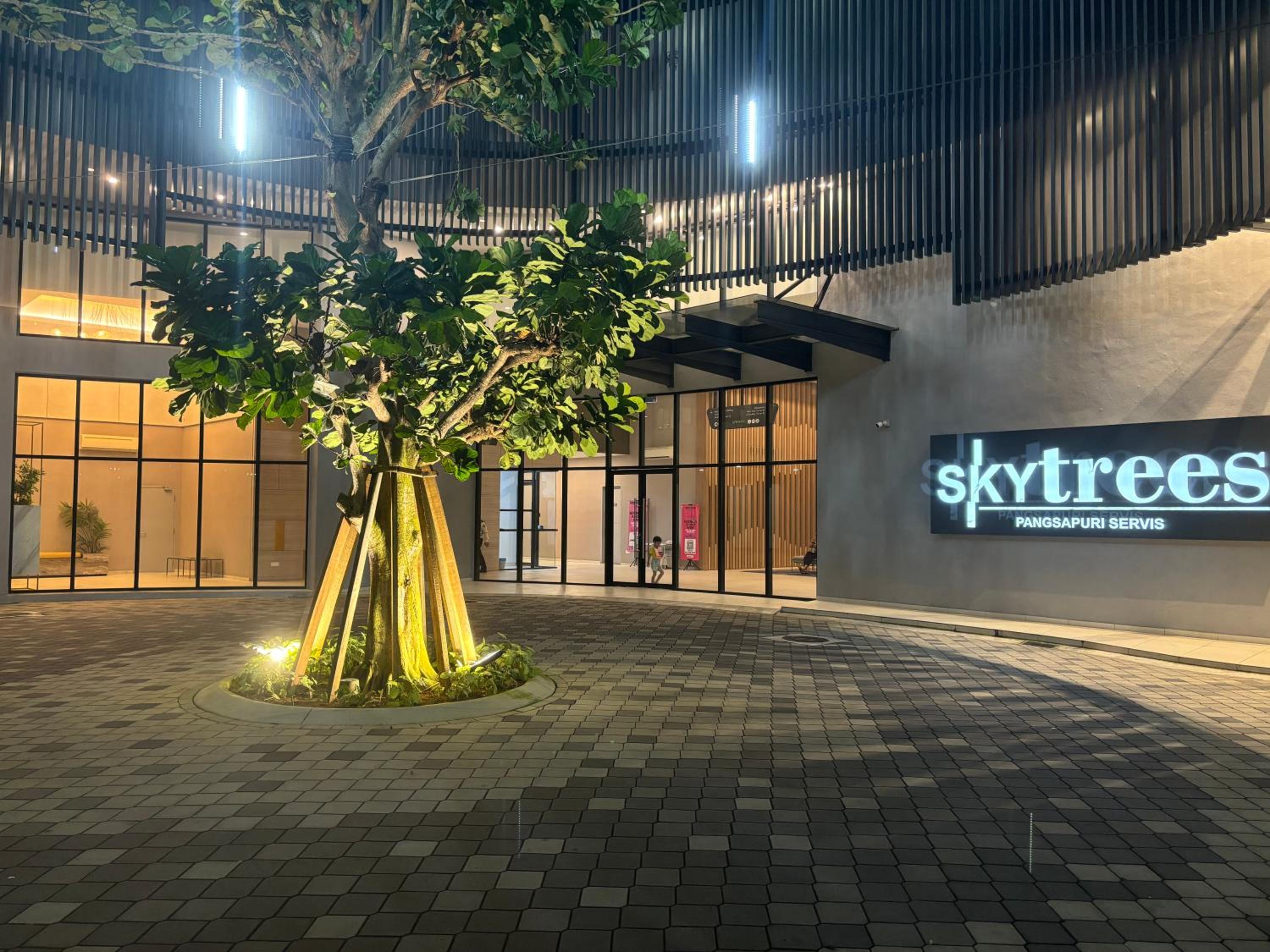 Skytrees Comfort Room With Simple Design Concept
