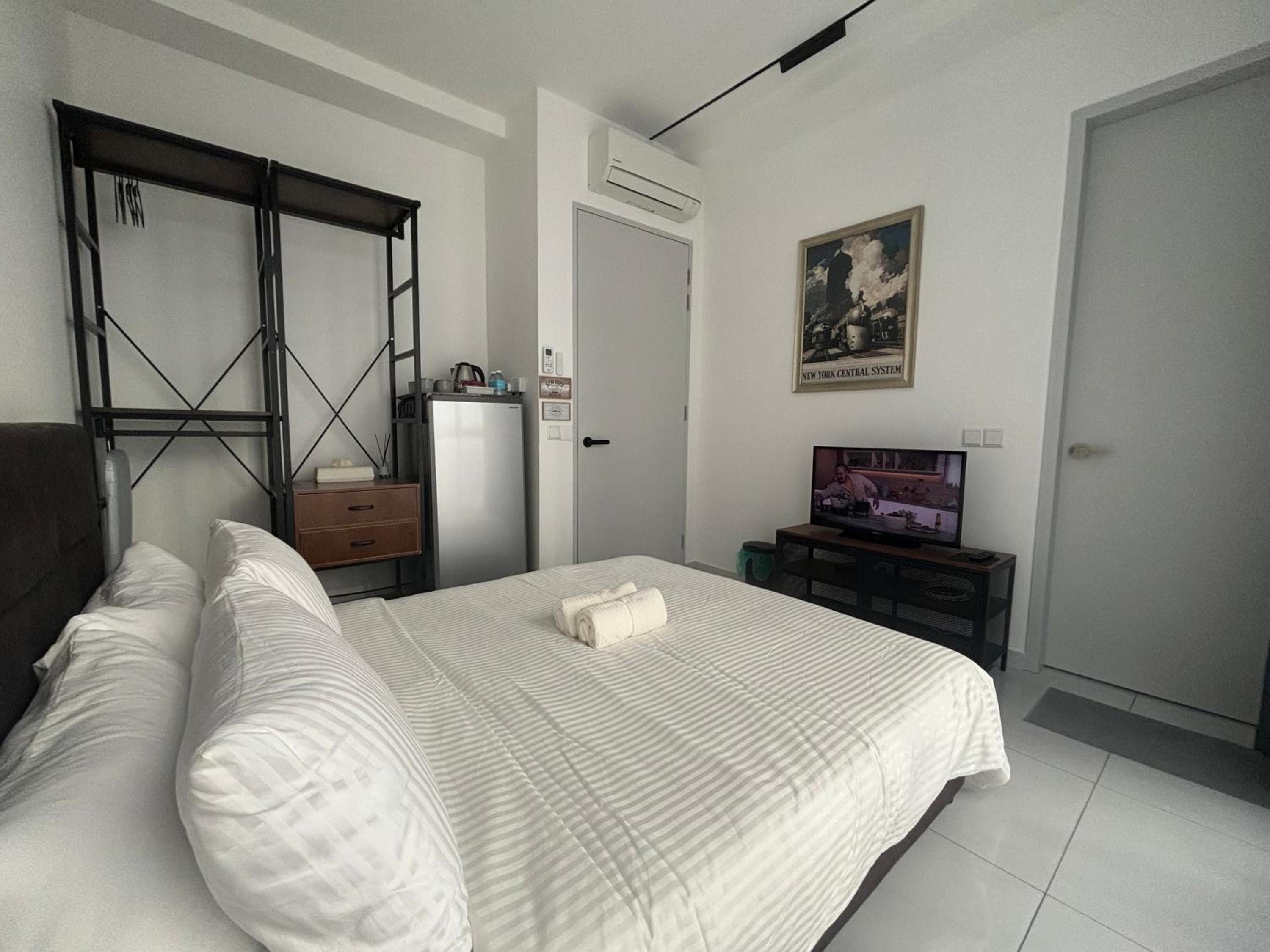 Skytrees Comfort Room With Simple Design Concept