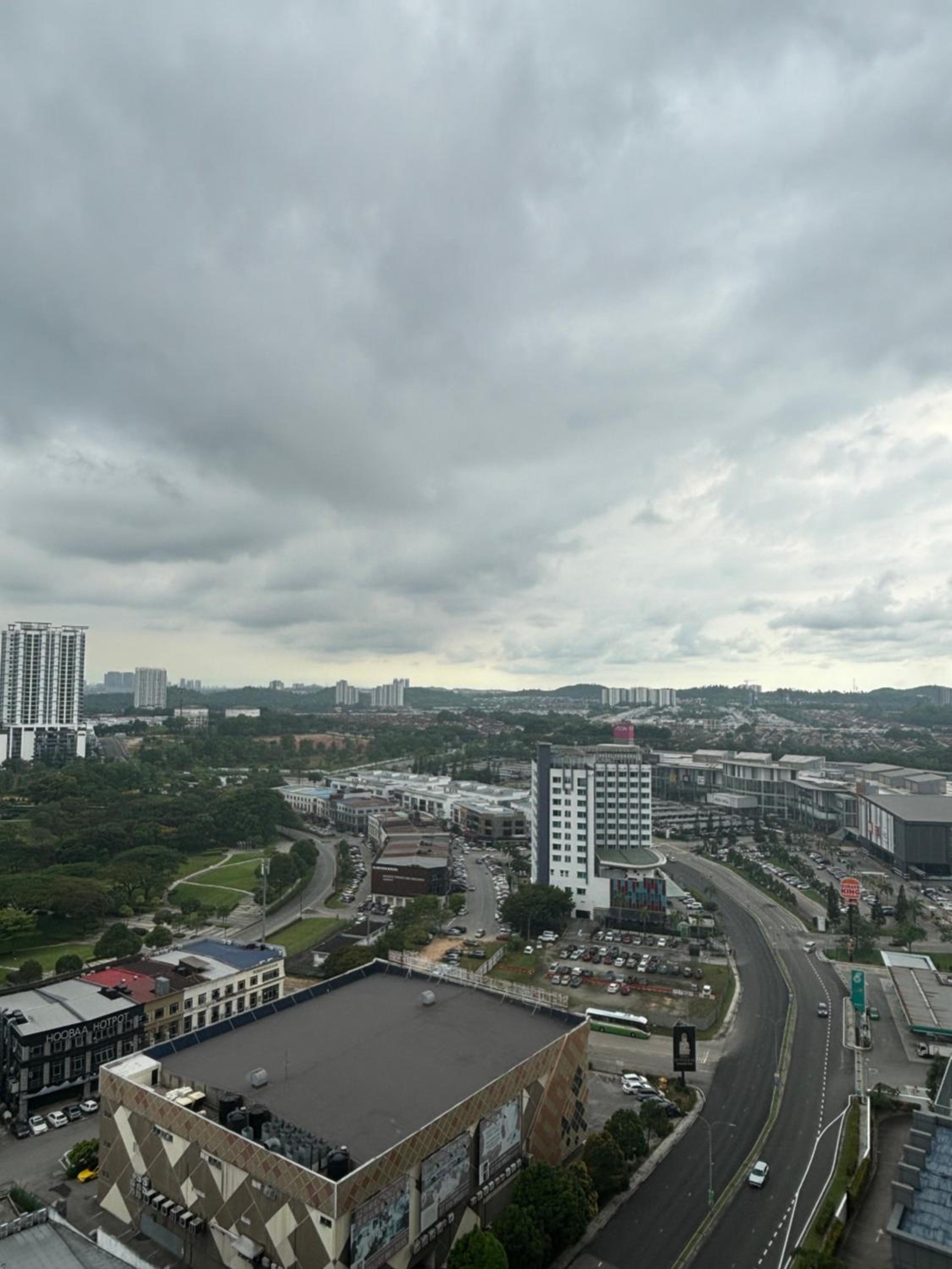 Skytrees Comfort Room With Simple Design Concept