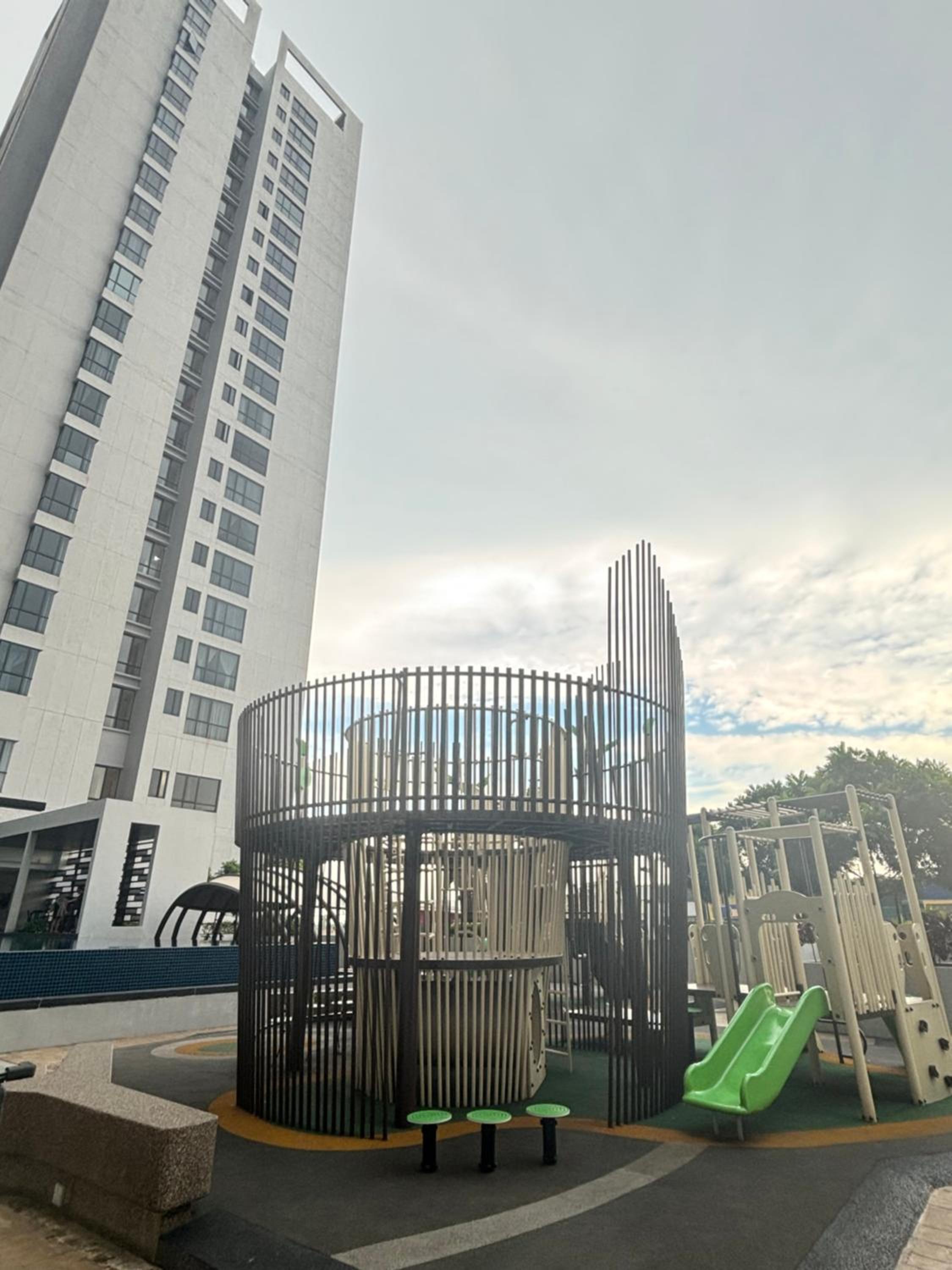 Skytrees Comfort Room With Simple Design Concept
