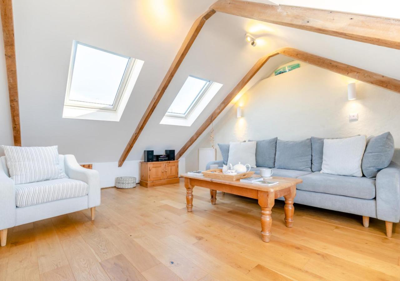 2 Bed in Porthleven oc-suffol