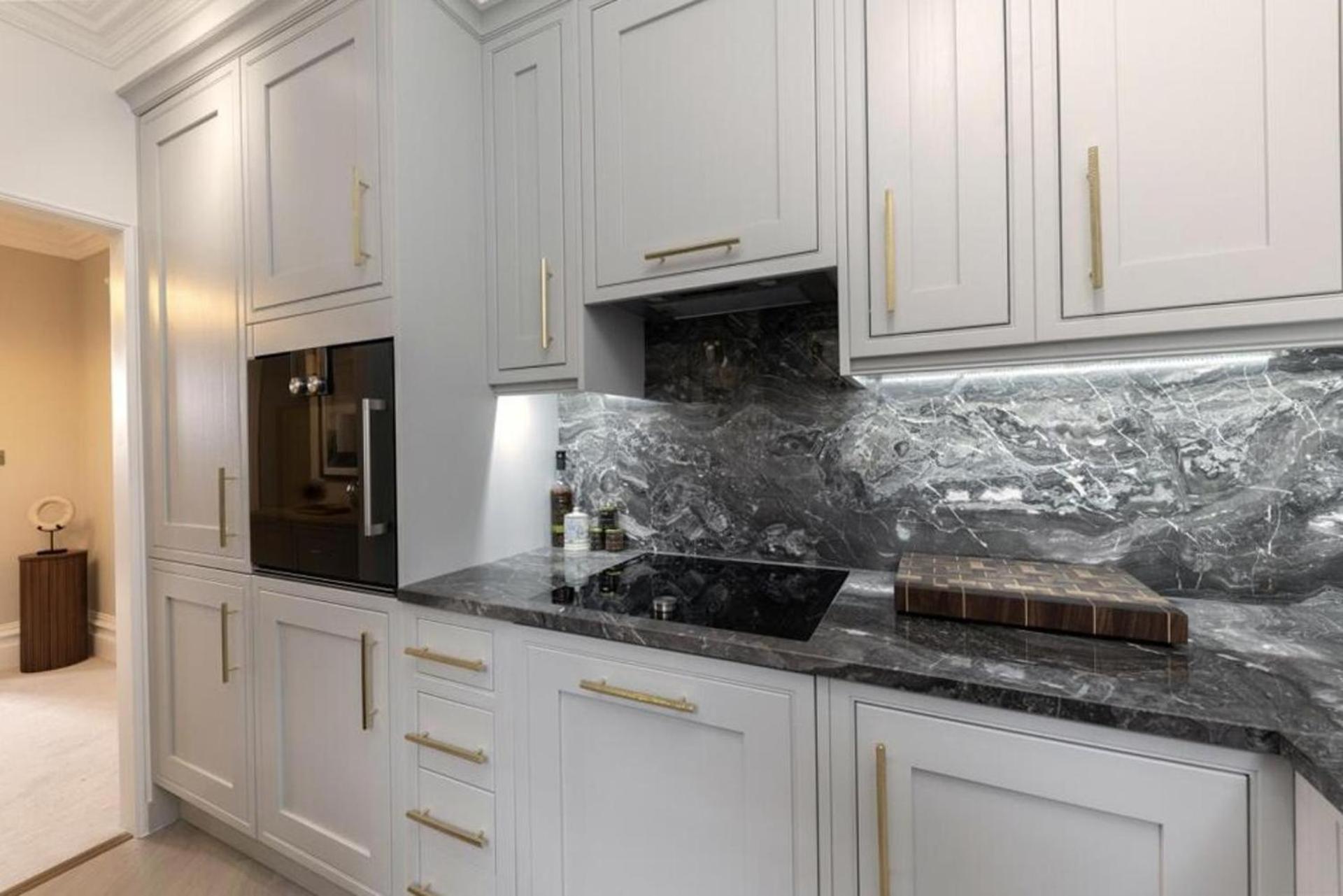 Chelsea Manor Apartment Retreat with 2 Bedrooms view 3