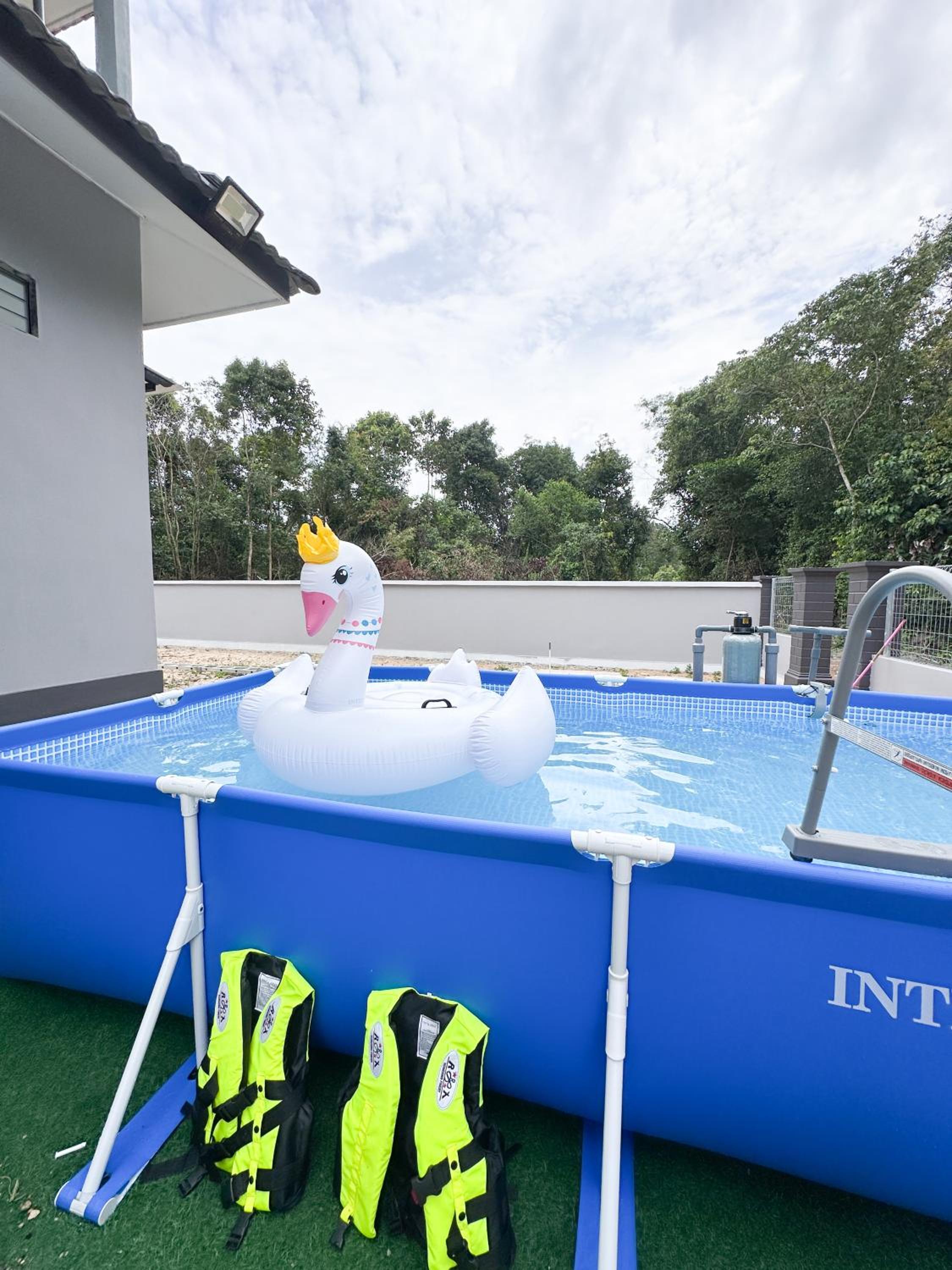 Sejenak Homestay with Pool photo 8