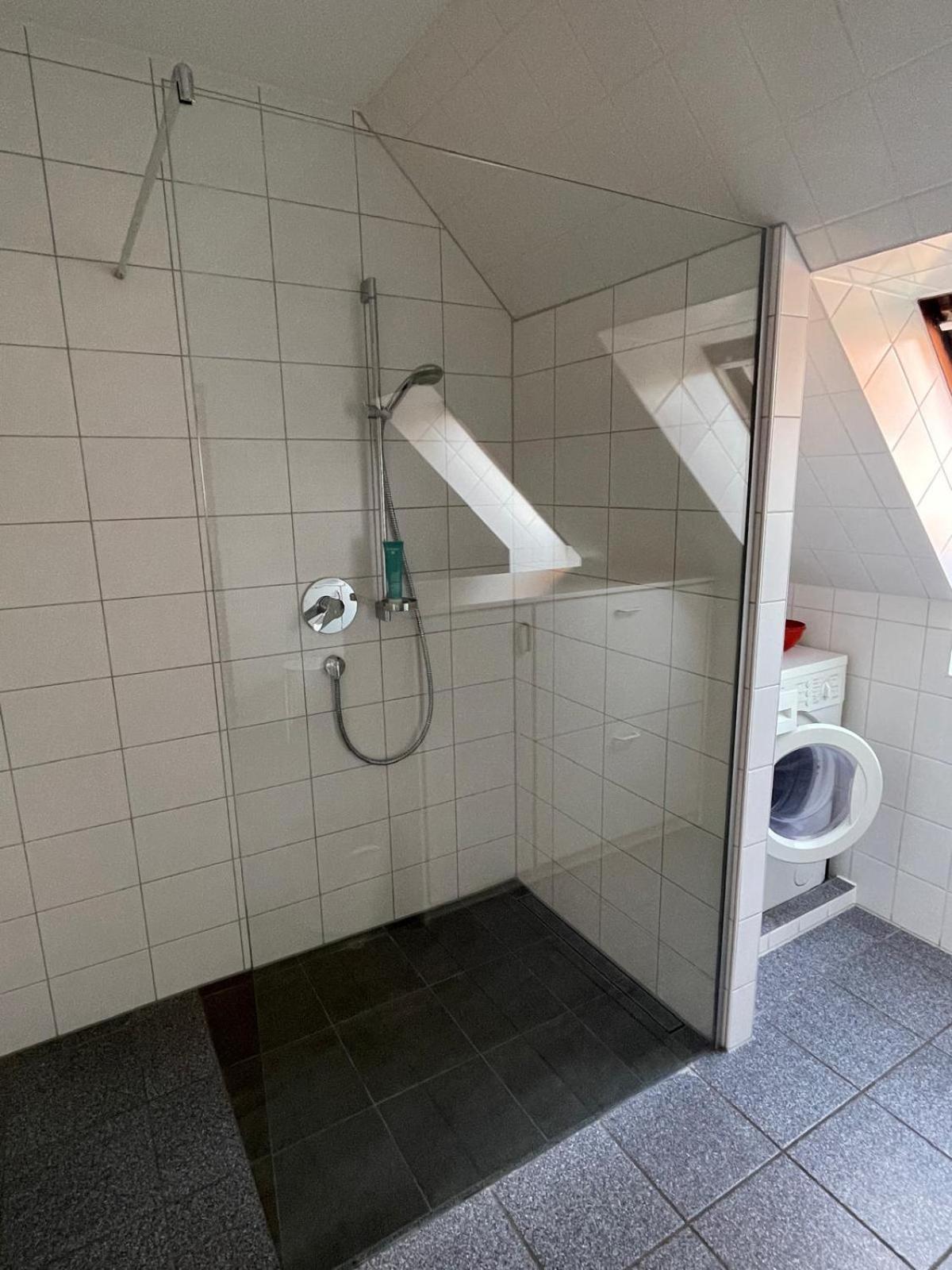 Twenge Retreat - Haus Nähe Stadt und Flughafen mit Garten, 3 Zimmer, TV, Küche, Bad und Netflix