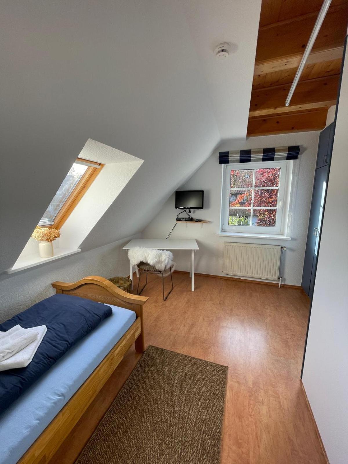 Twenge Retreat - Haus Nähe Stadt und Flughafen mit Garten, 3 Zimmer, TV, Küche, Bad und Netflix