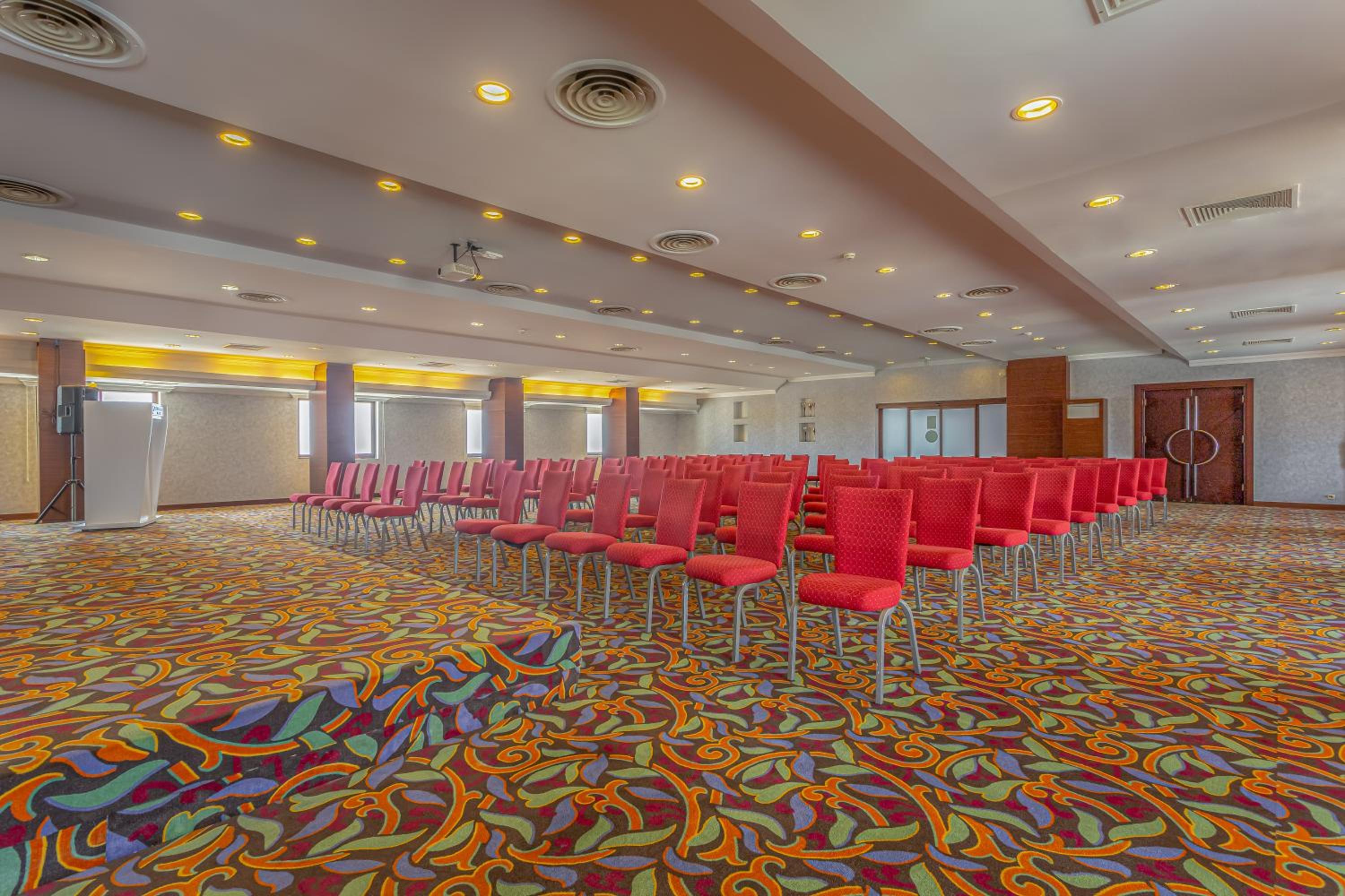 Best Western Plus Khan Hotel - Image 89