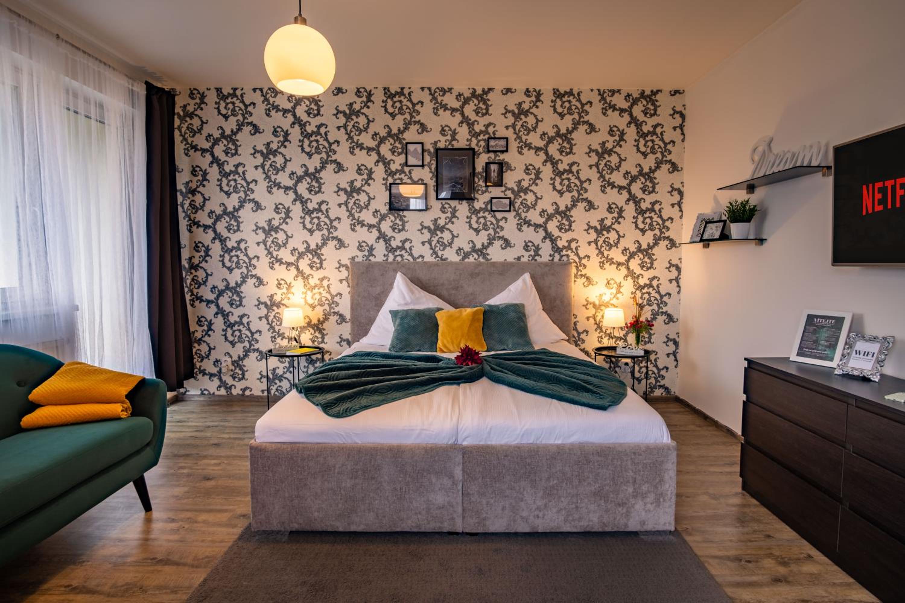 The Black & Green Retreat