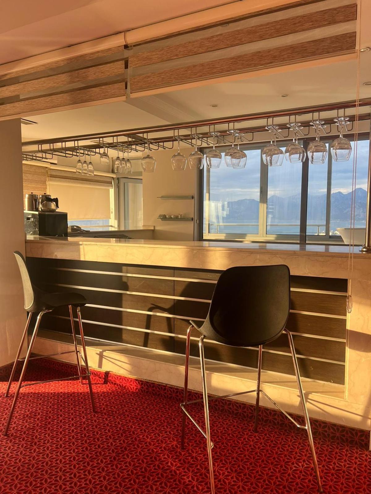 Best Western Plus Khan Hotel - Image 35