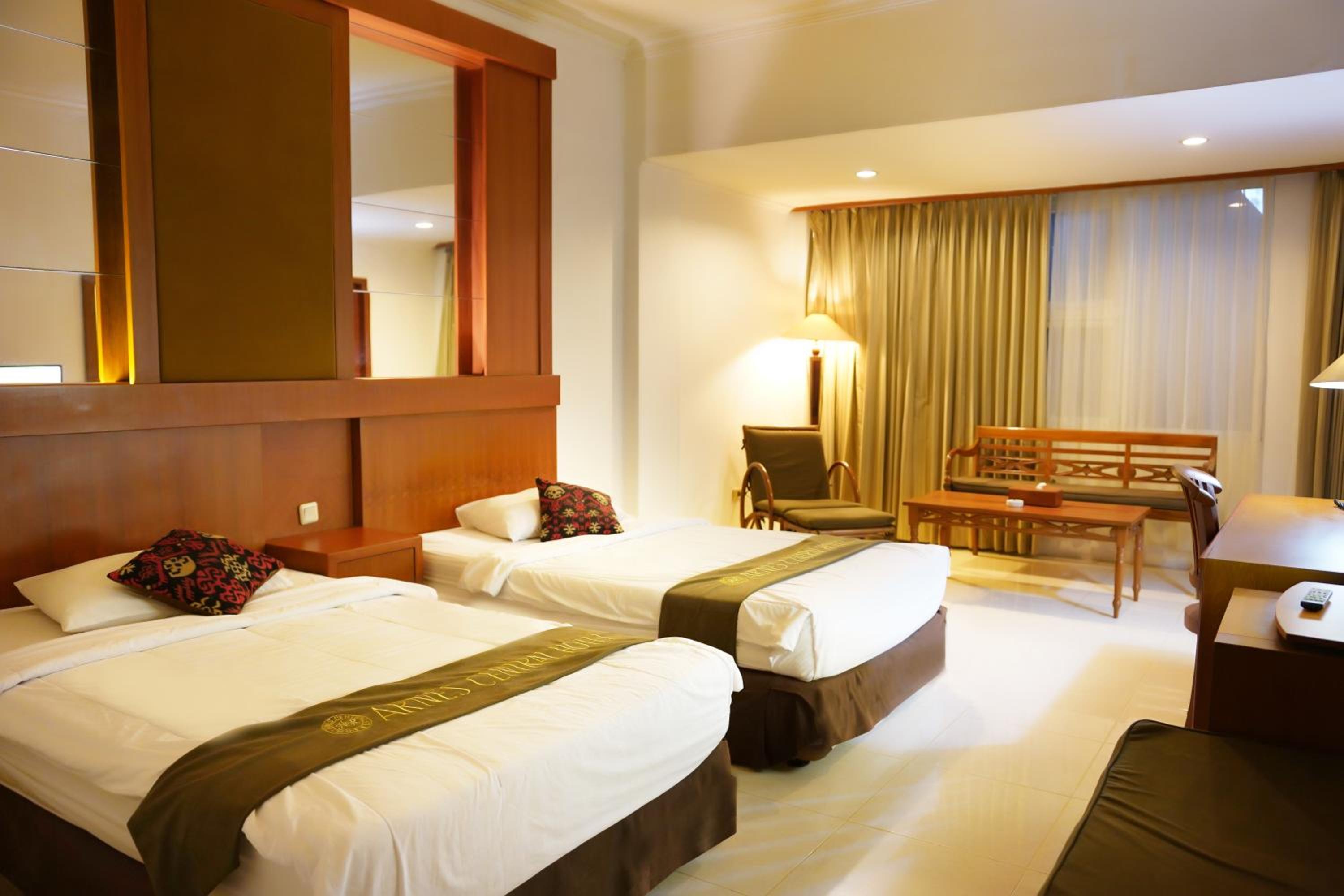 Arnes Central Hotel view 2