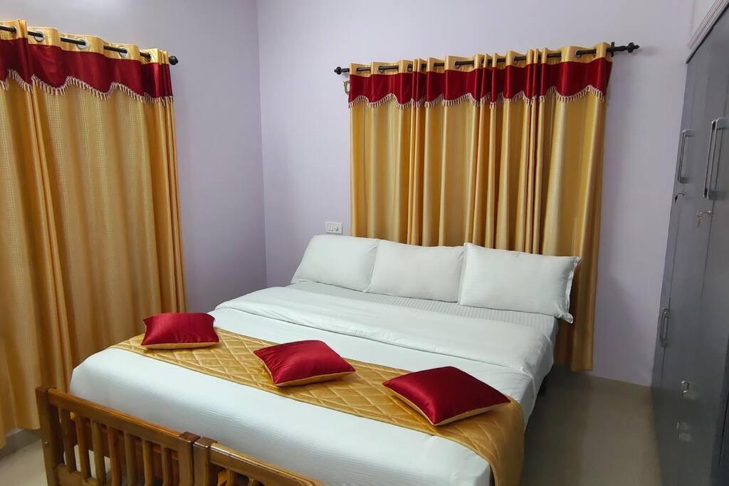 Villa Paz Home Stay Kanthalloor view 4