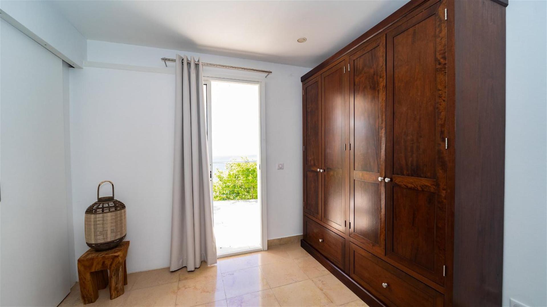 Glorious Villa Perfect for a Romantic Stay