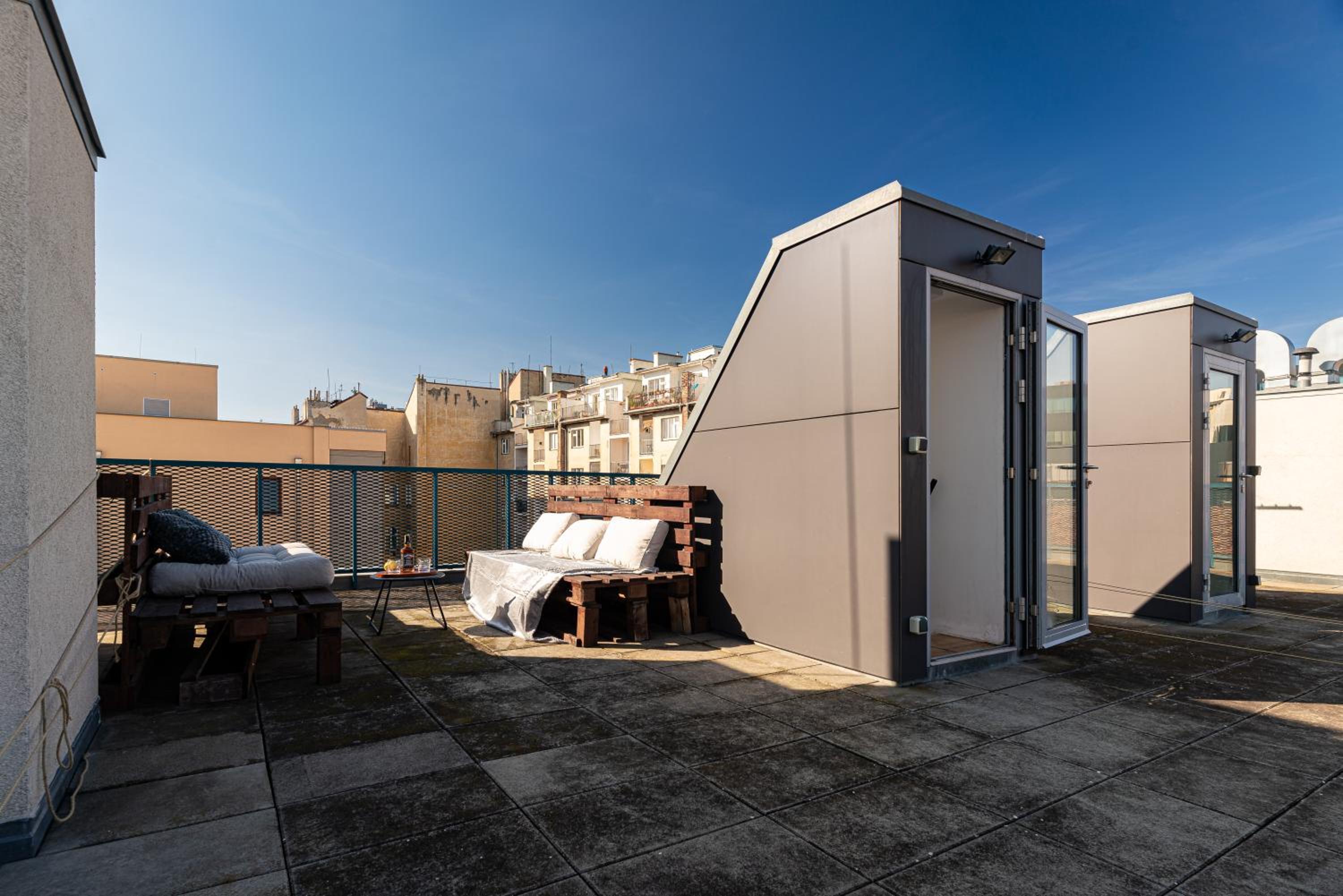 Penthouse Tiger Deluxe
