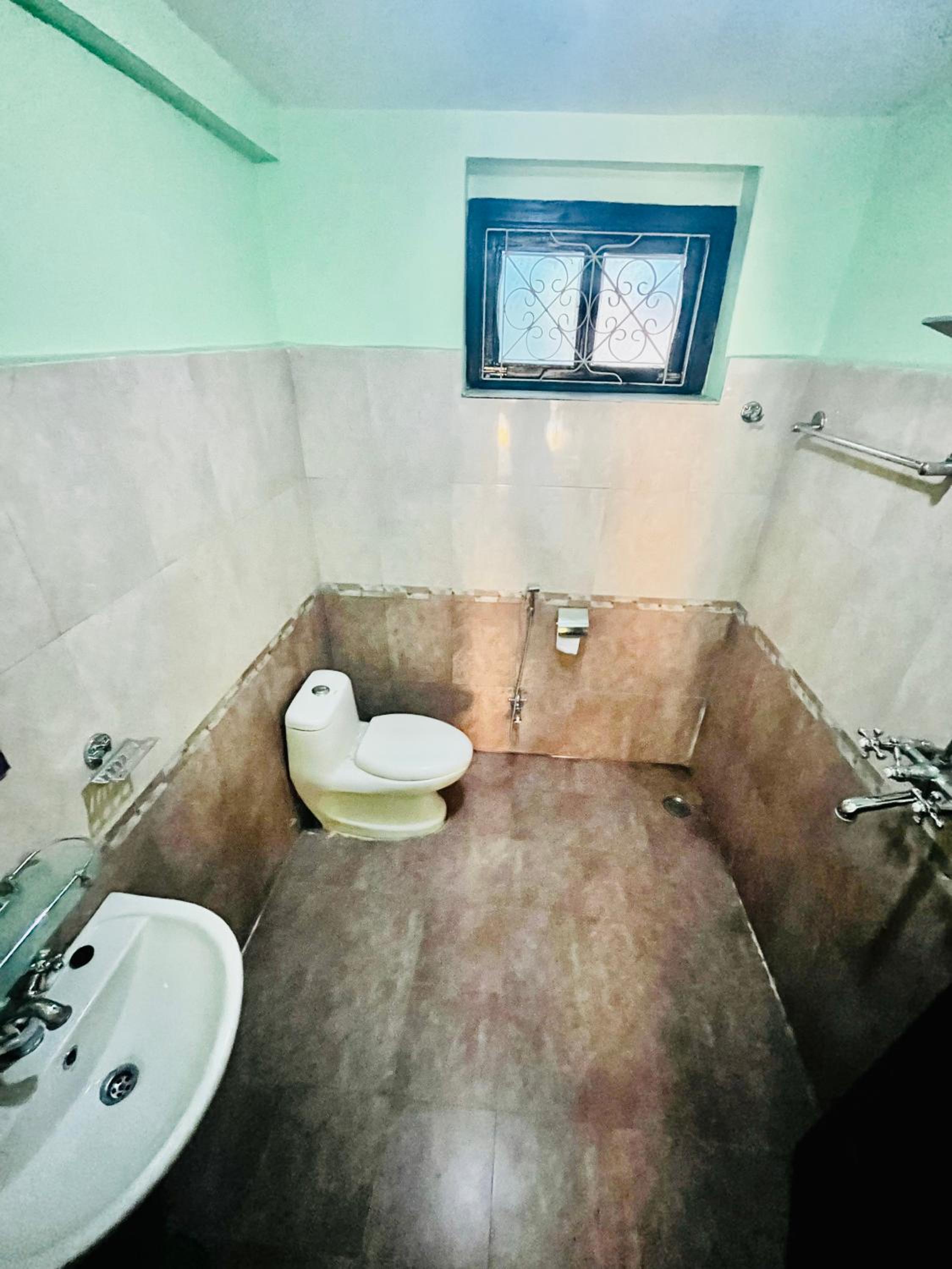 Private studio with blue-sky view 5
