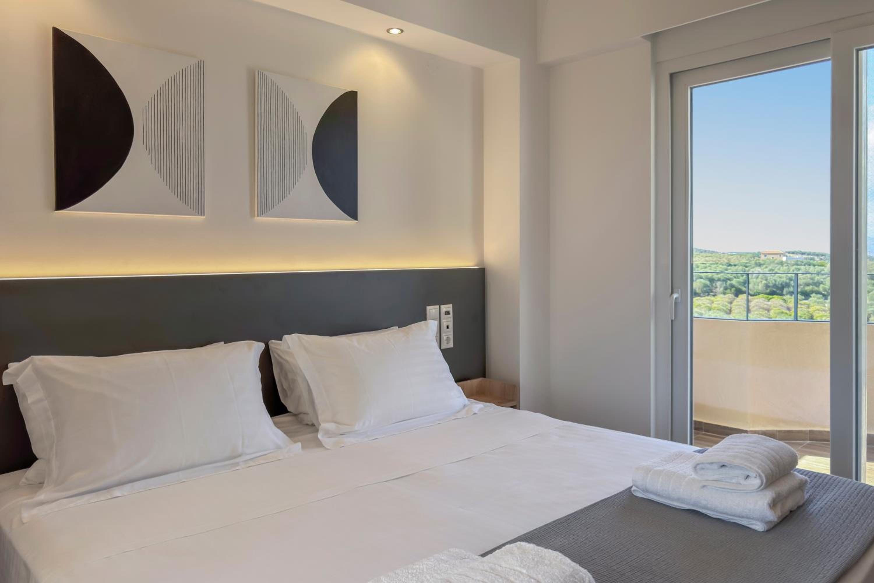 AéNaos Luxury Villa with Pool in Galatas view 5