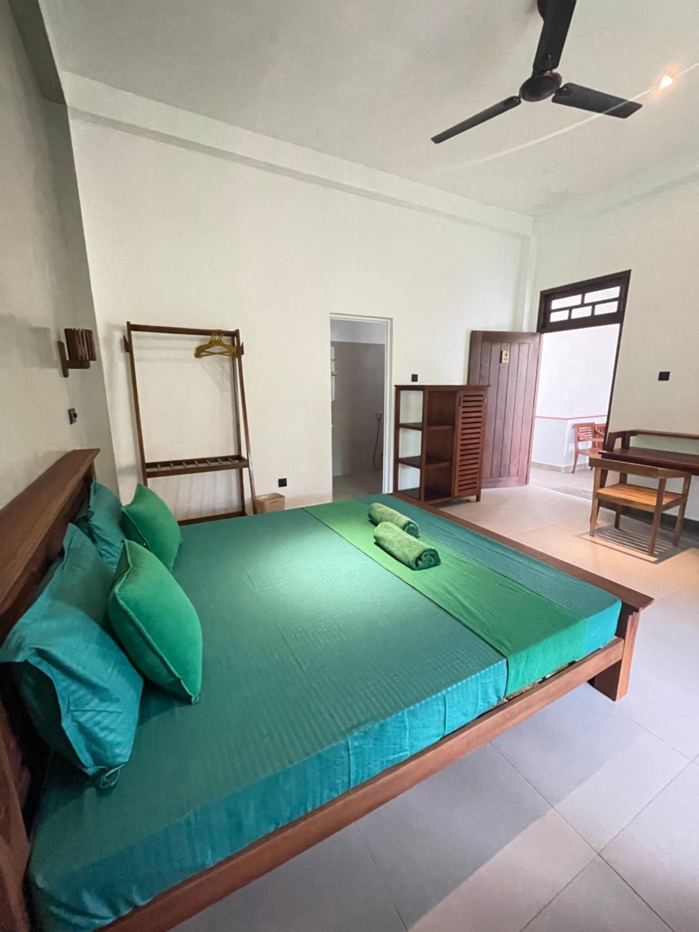 Plantation Surf Inn & Restaurant - Midigama view 2