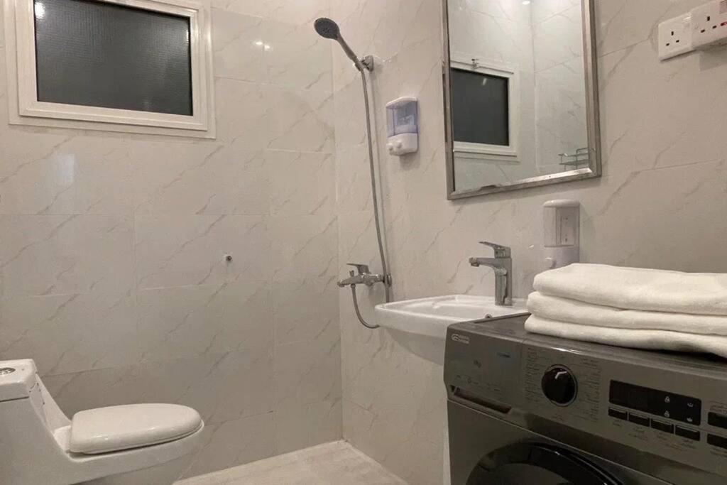 23 Blue Navi 1 bedroom with kitchen