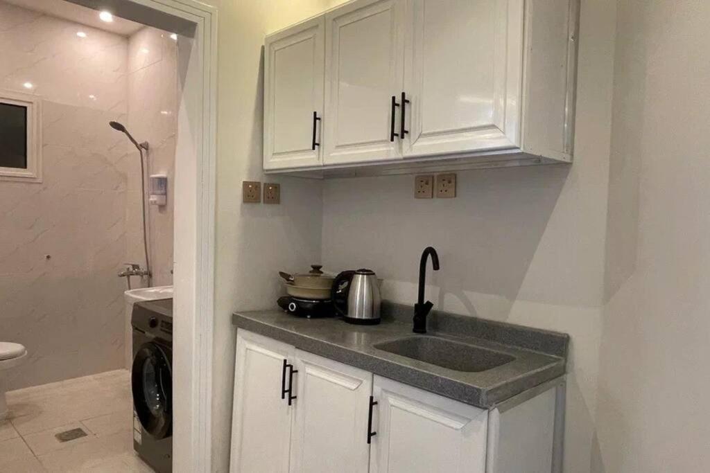 23 Blue Navi 1 bedroom with kitchen