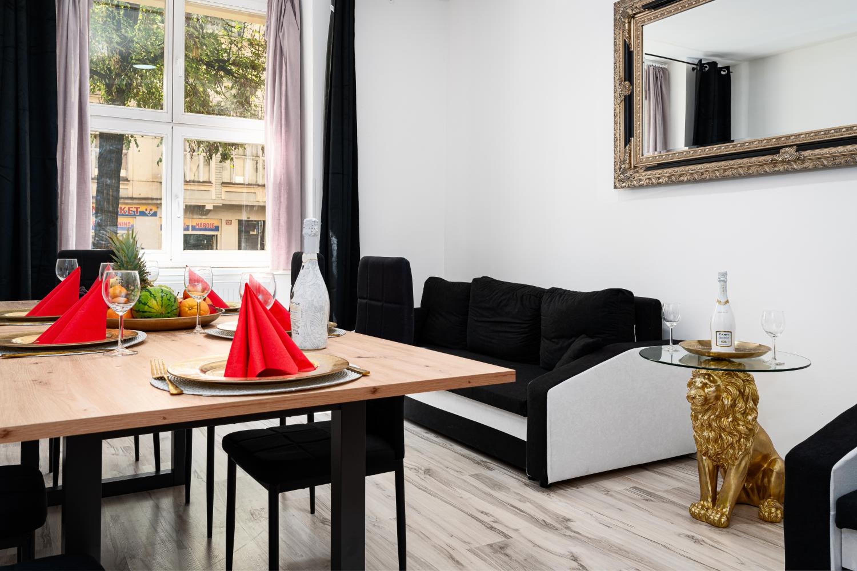 Golden Lion Suite