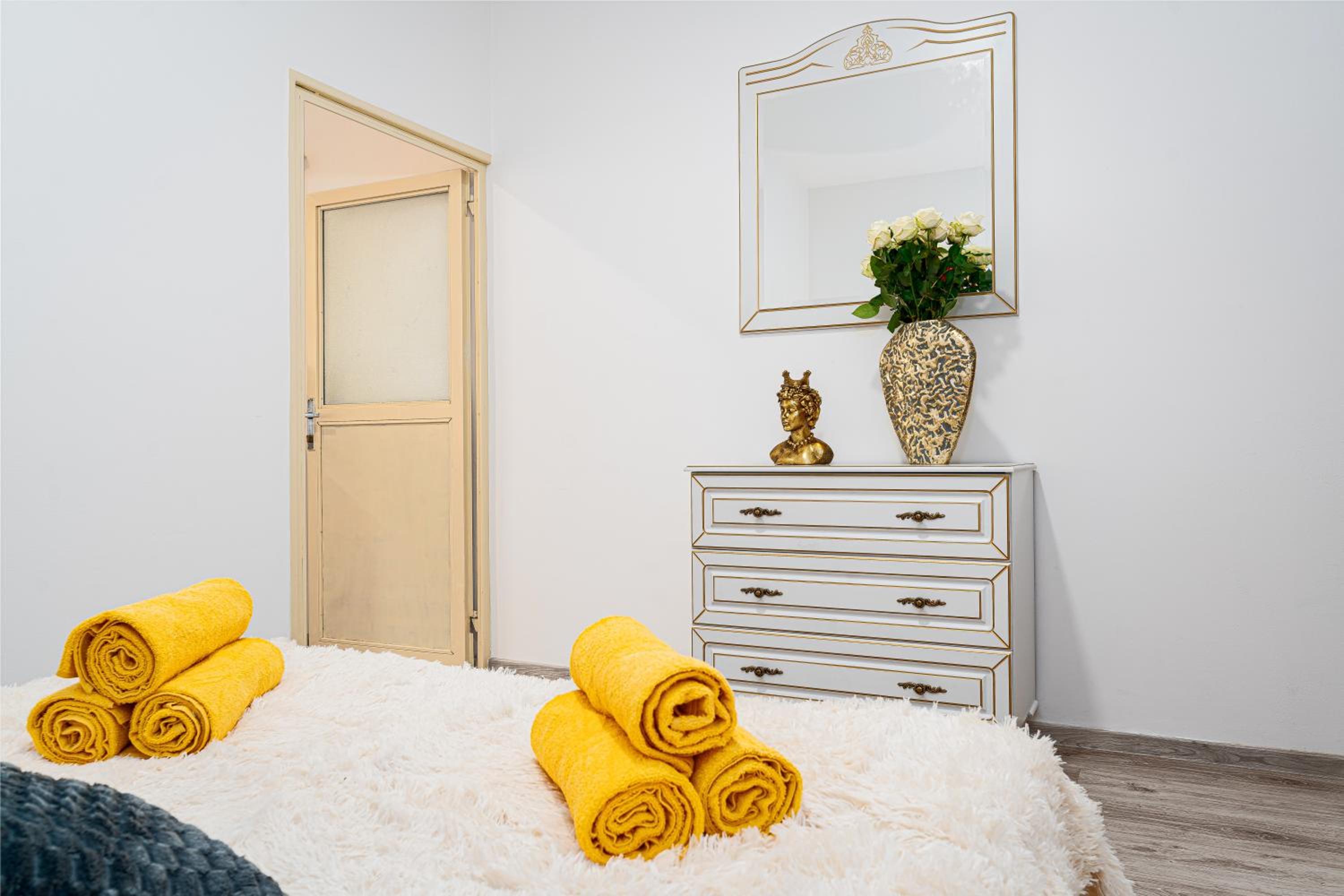 Golden Lion Suite