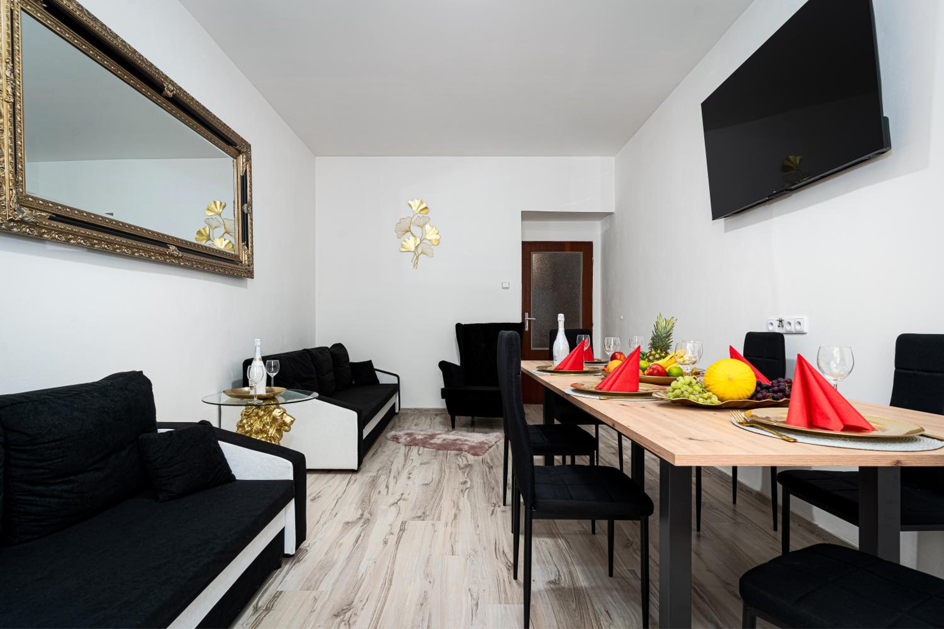 Golden Lion Suite