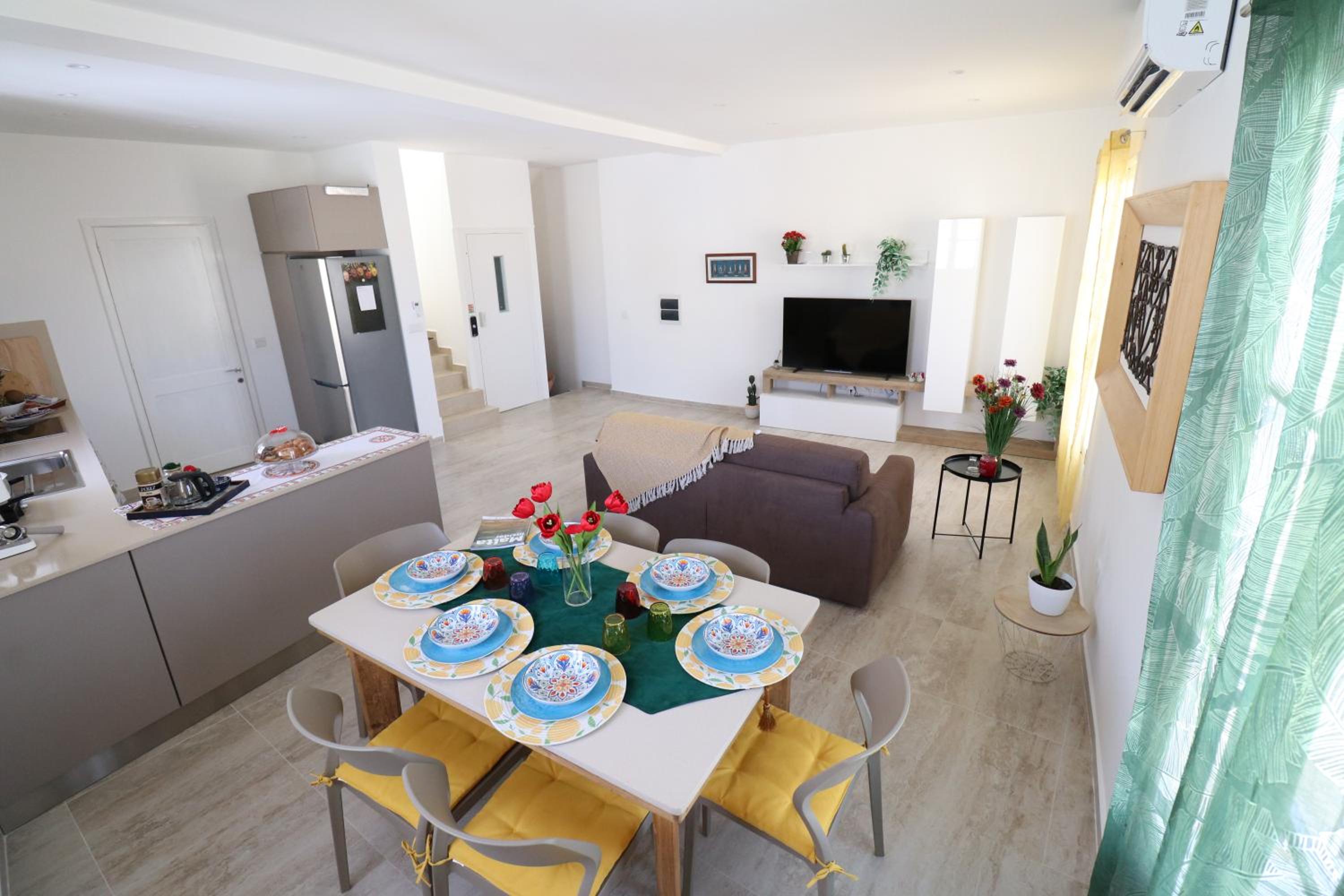 Sengleana - Bright terraced house by the marina, with lift view 4