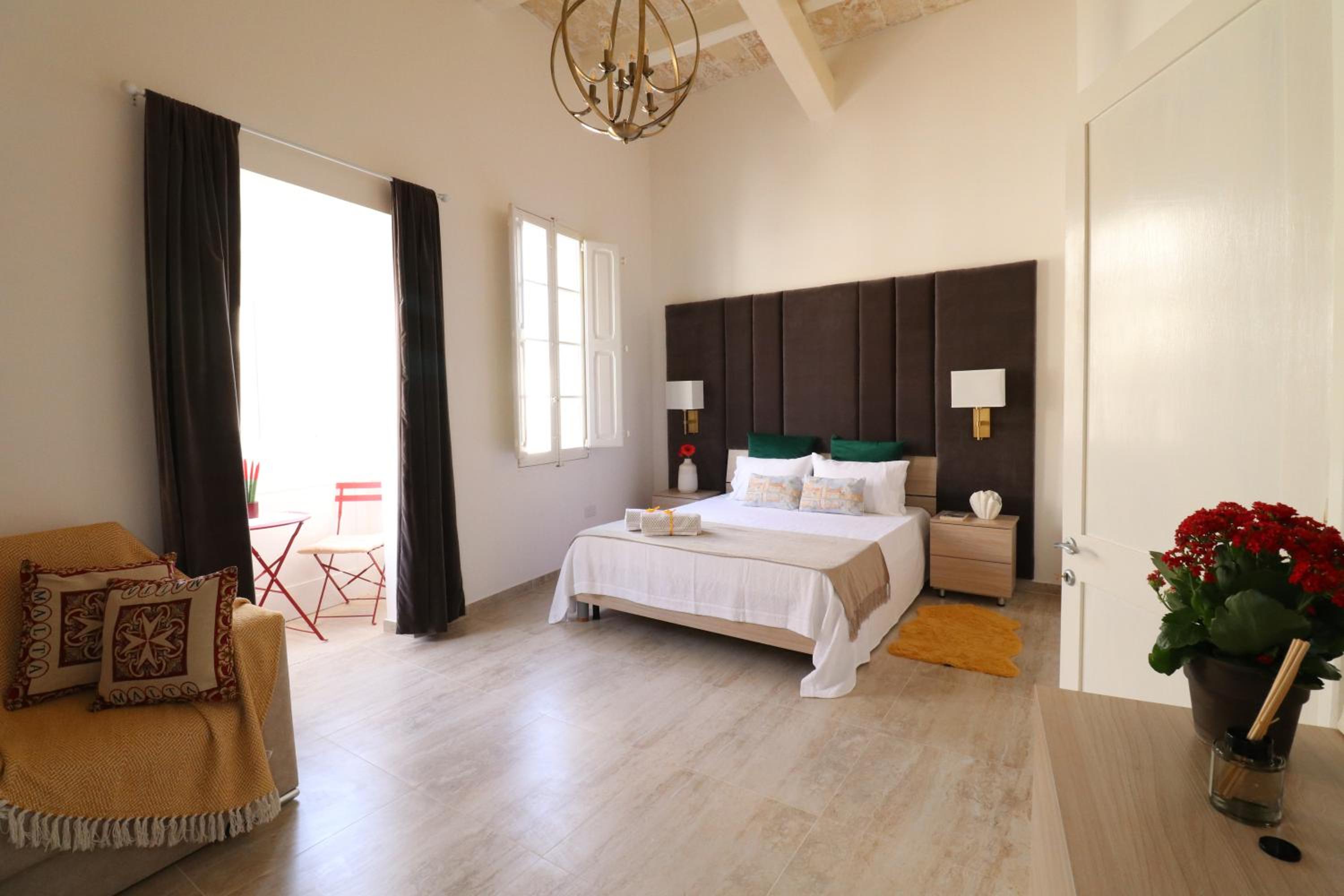 Sengleana - Bright terraced house by the marina, with lift view 3
