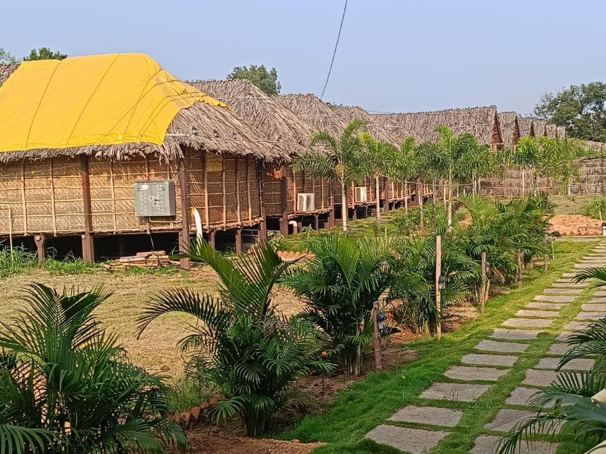 Goutham Guest House And Restaurant Hampi view 3