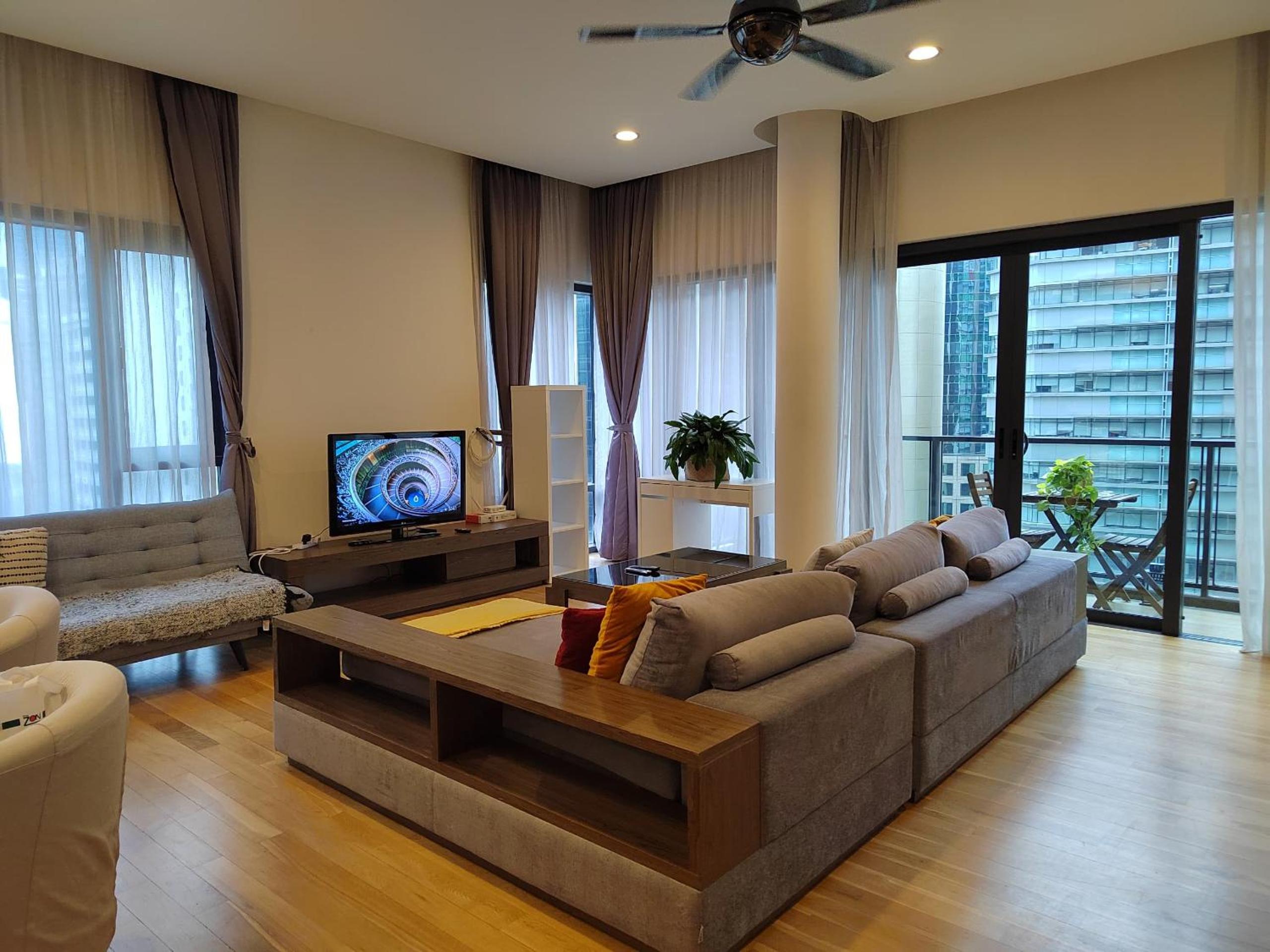 Stylish Large 3guests 1br St Mary Residences
