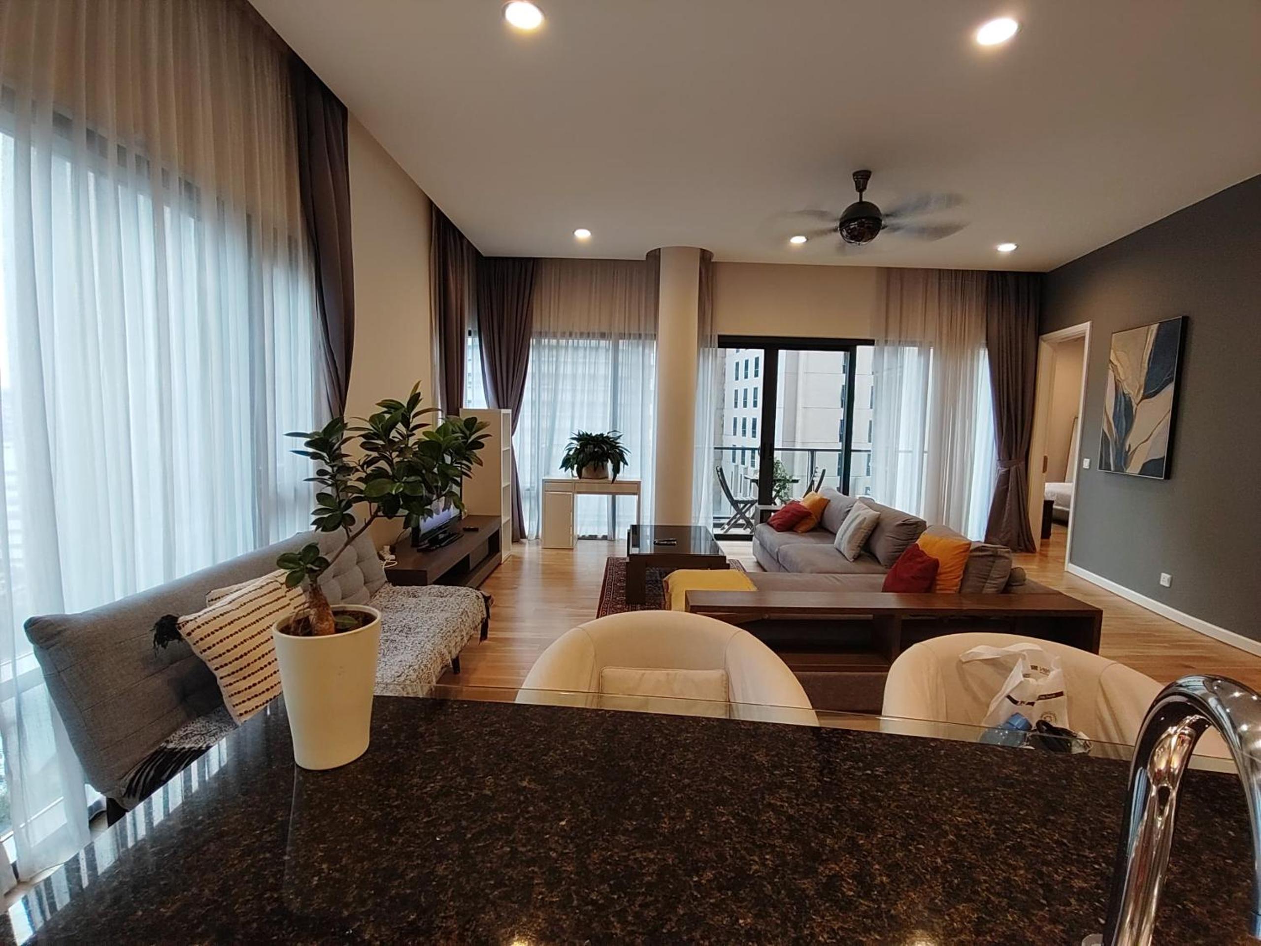 Stylish Large 3guests 1br St Mary Residences