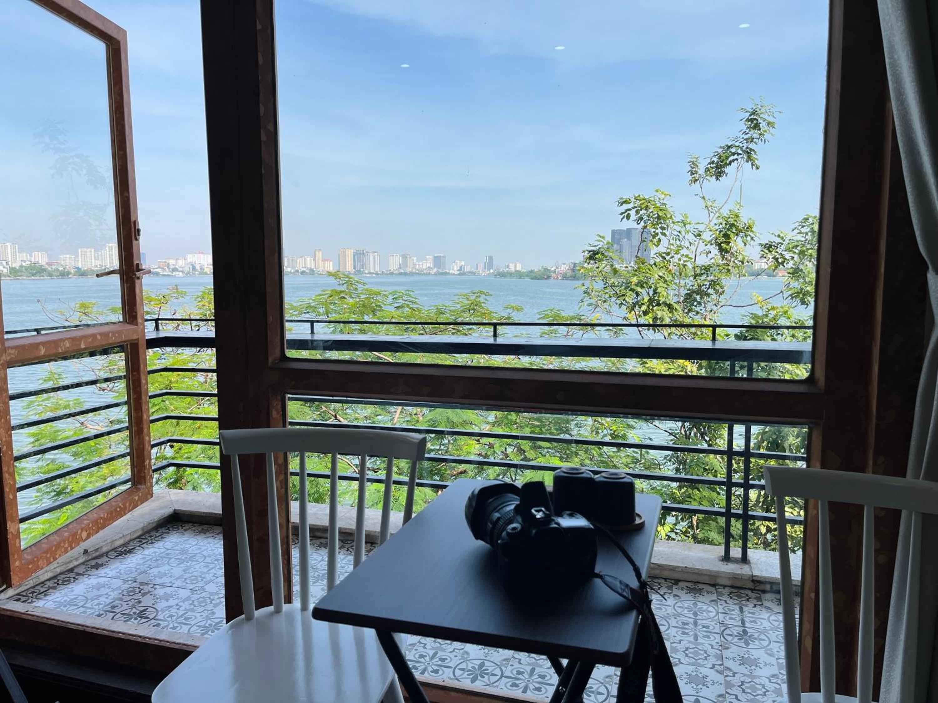 Suites with Panorama West Lake View 3