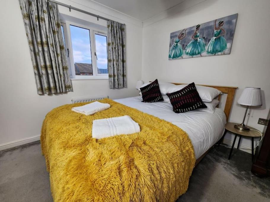 Langford House, 3bedroom, Netflix, Parking, WiFi view 2