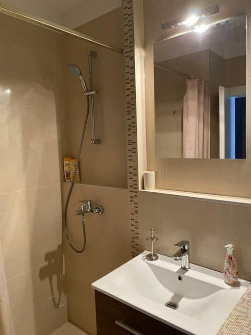 Apartment Lomea NADA