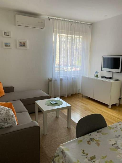 Apartment Lomea NADA