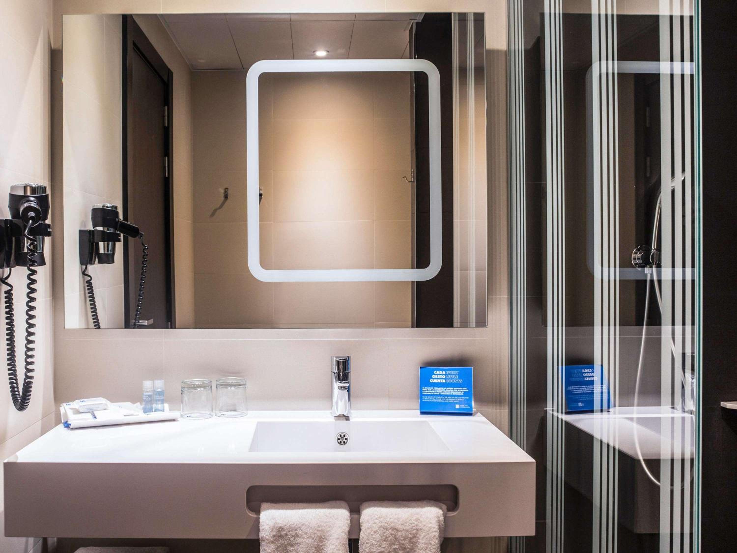Novotel Madrid Center-4