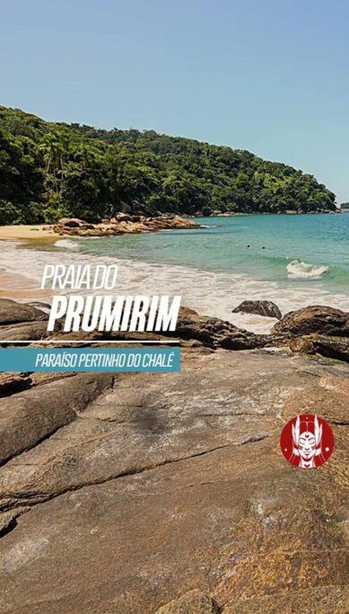 Tahoma Chale Rustico côr Café e vermelho Prumirim Paraiso