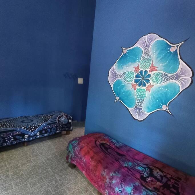 Tahoma Chale Rustico côr Café e vermelho Prumirim Paraiso
