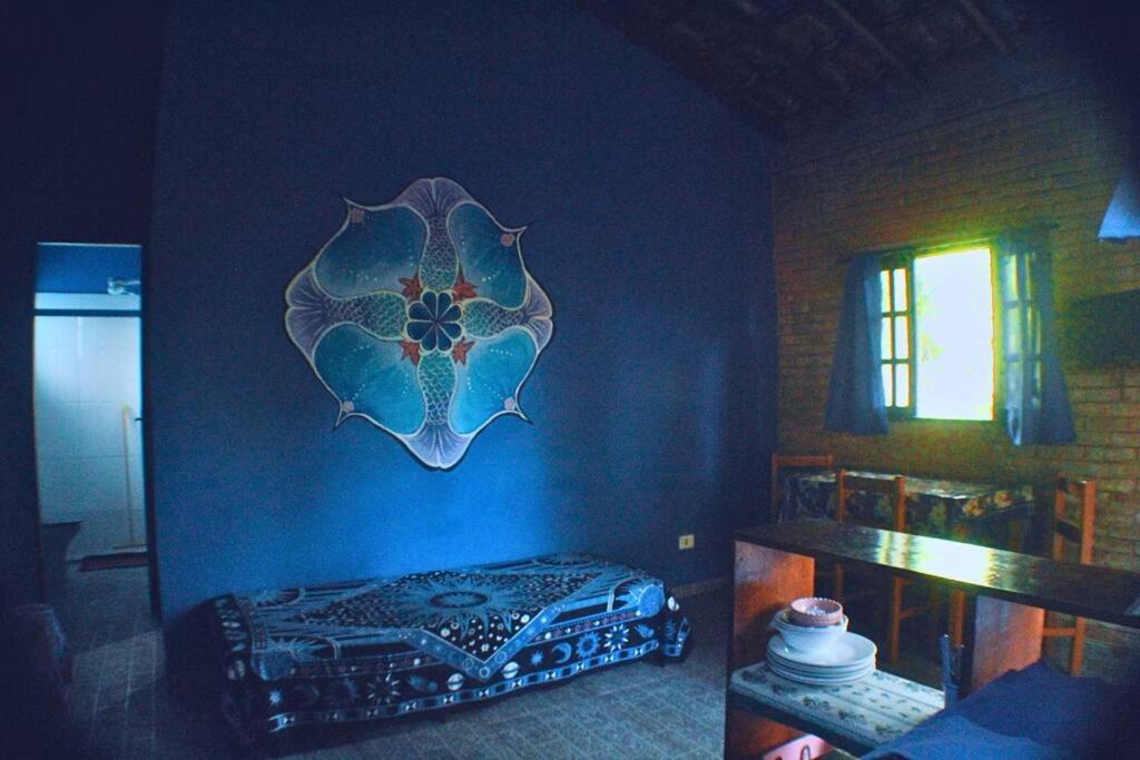 Tahoma Chale Rustico côr Café e vermelho Prumirim Paraiso