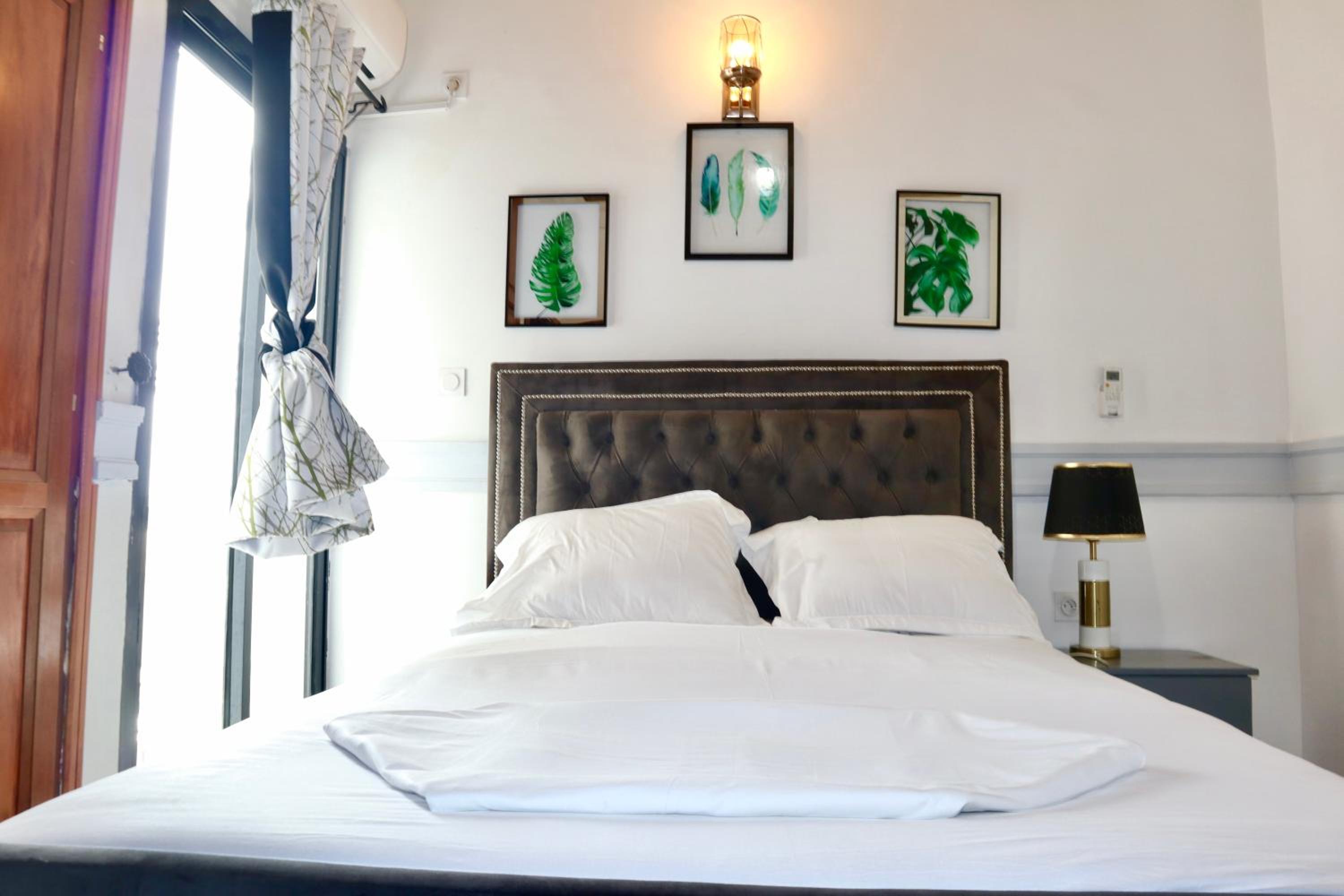 Appartement 2 et 1 chambres salon balcon canal sat wifi Netflix parking gardien 24 sur 24