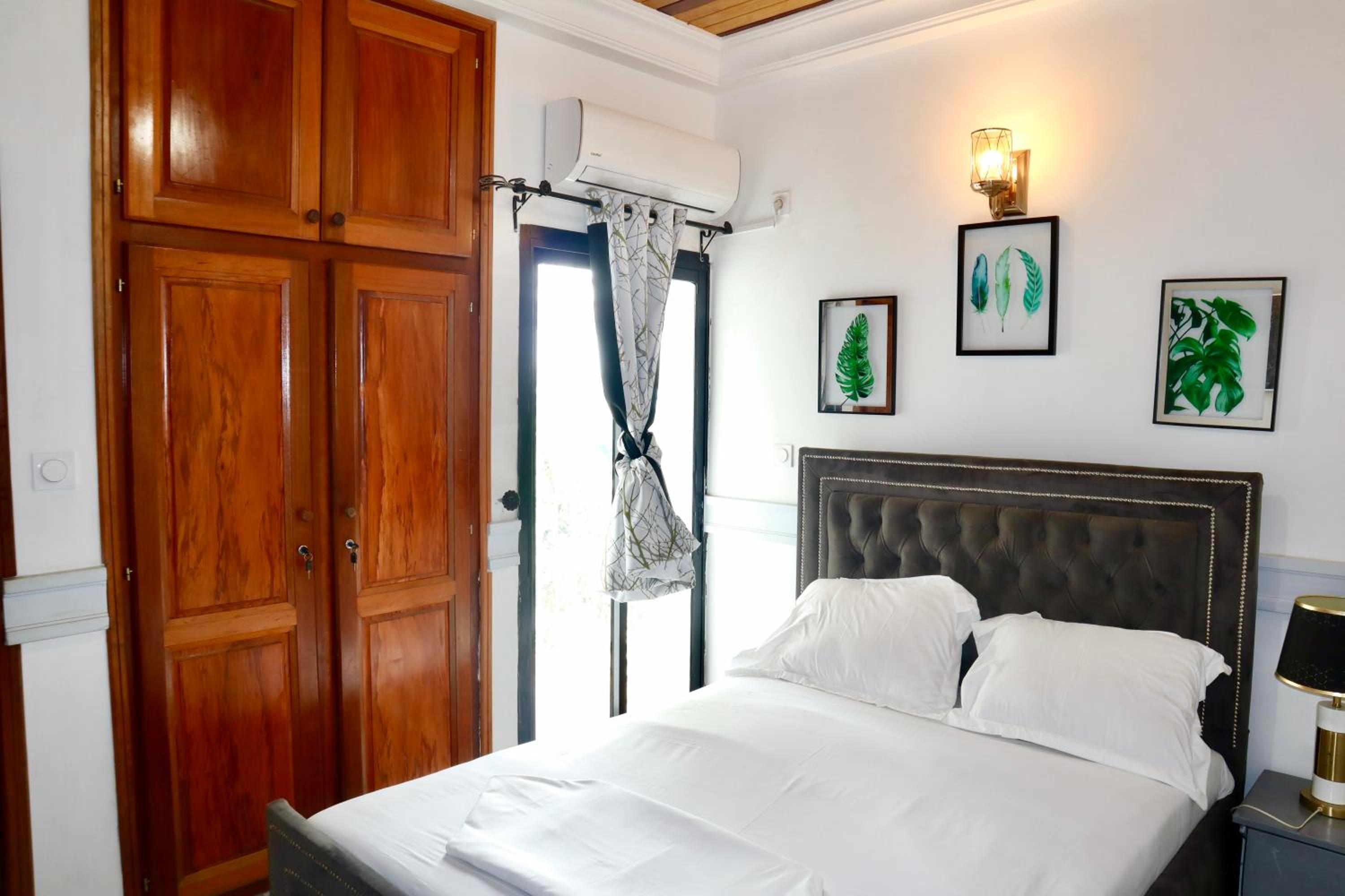 Appartement 2 et 1 chambres salon balcon canal sat wifi Netflix parking gardien 24 sur 24