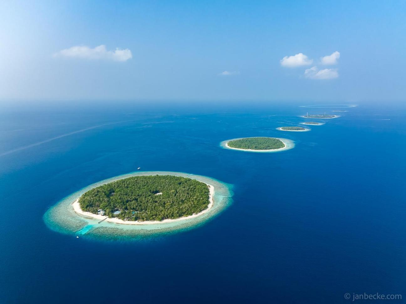 Kendhoo holidays