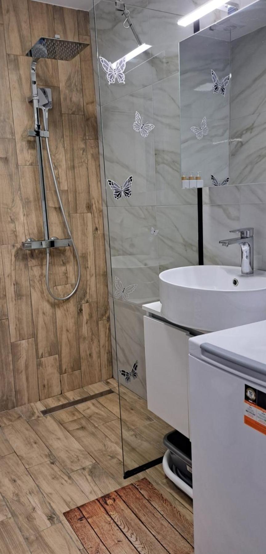 The Candy House en Ofrínion — bathroom