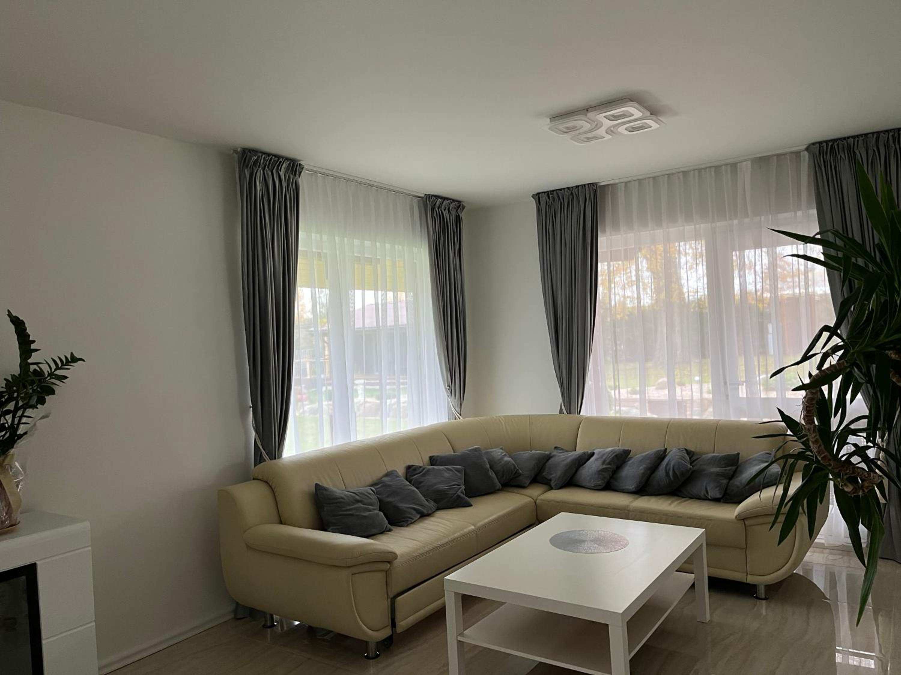 AGUONA ROYAL OASIS view 3