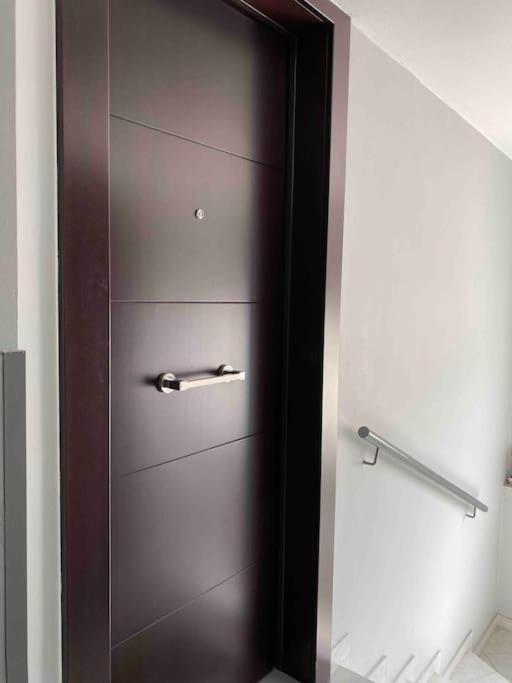 Top roof luxury studio near metro!