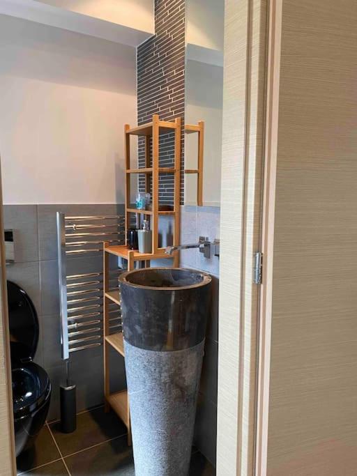 Top roof luxury studio near metro!