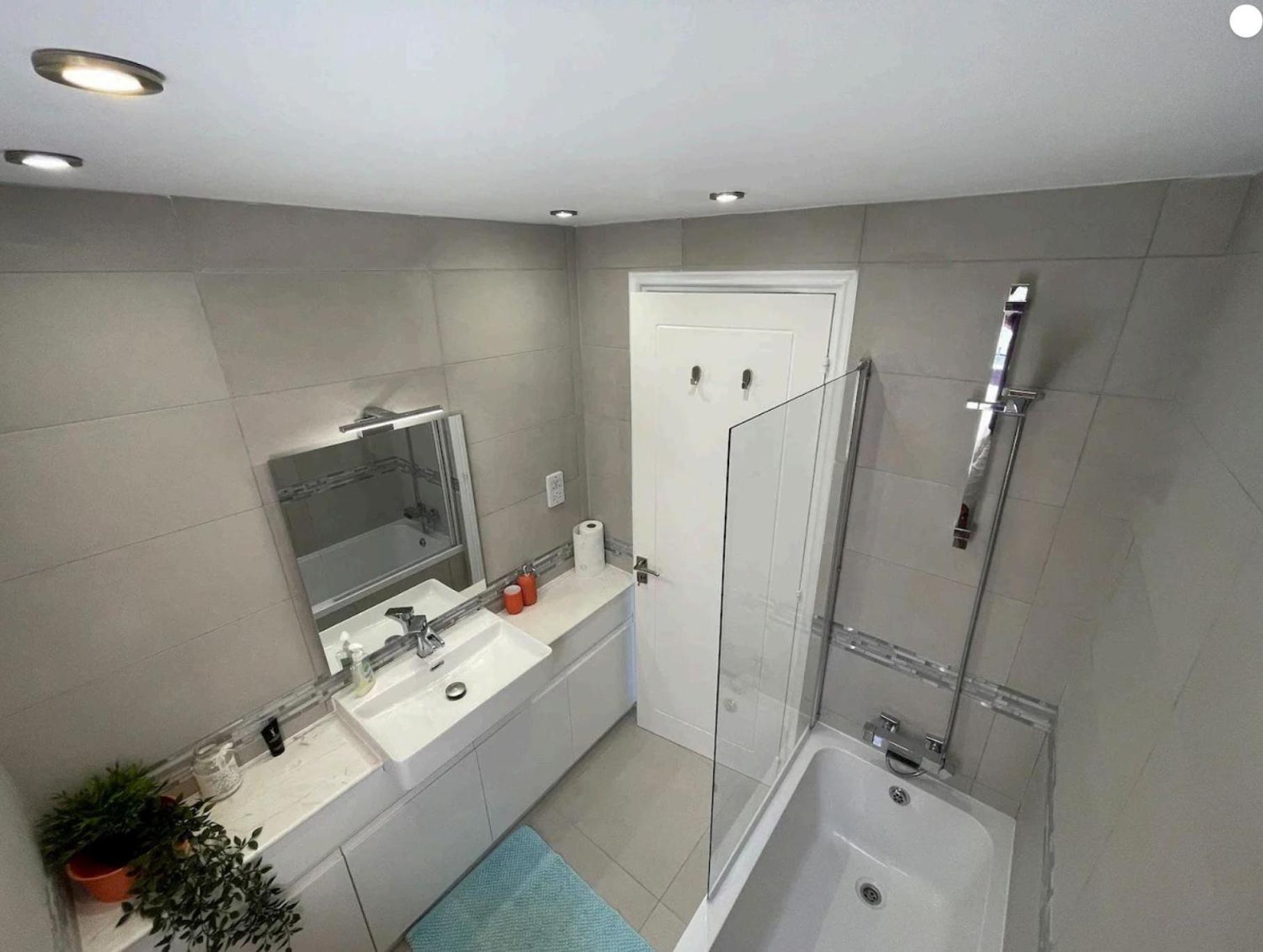 Lovely & Stylish! 3BR Specious Penthouse-Serenity Skyview