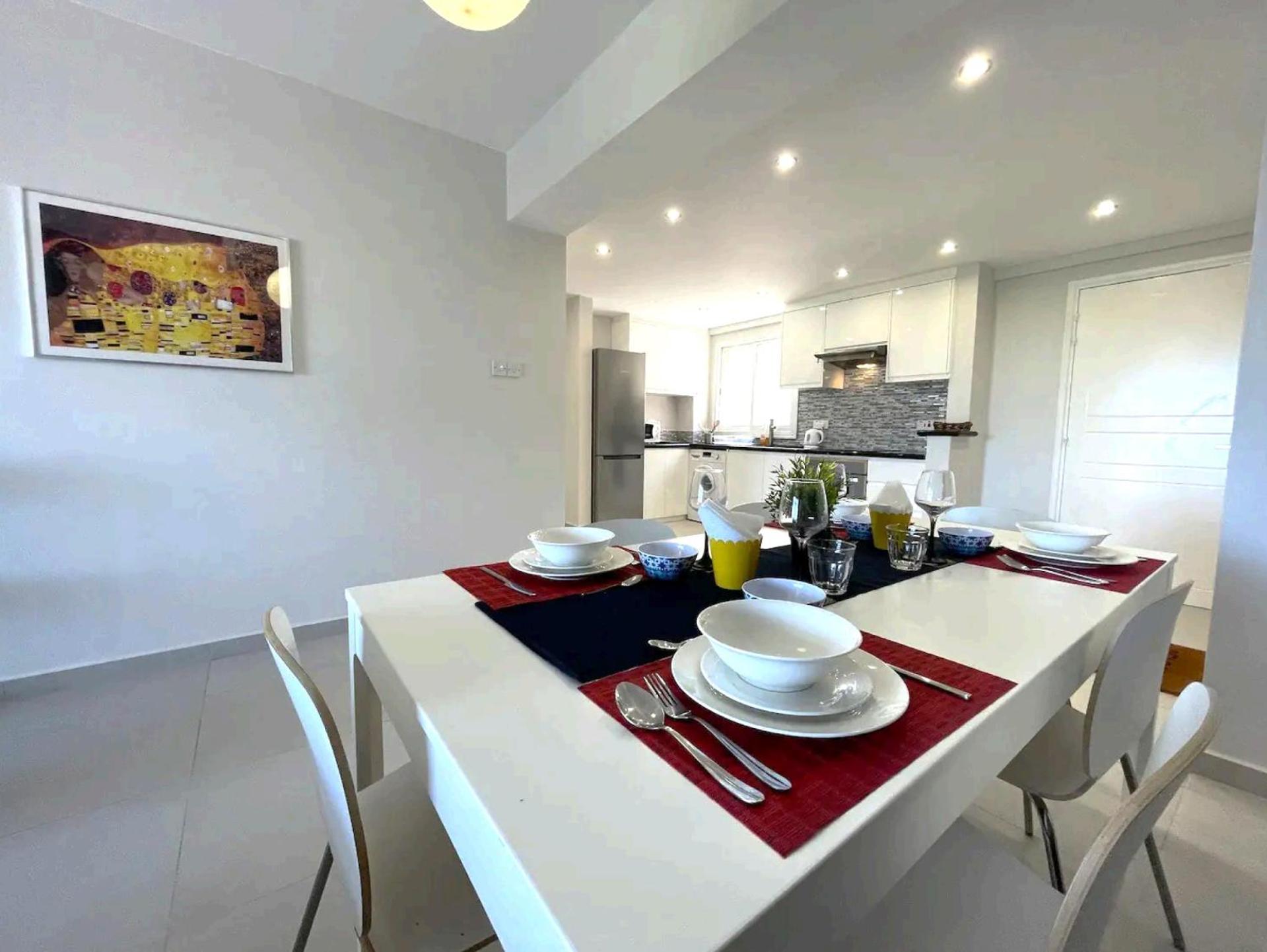 Lovely & Stylish! 3BR Specious Penthouse-Serenity Skyview