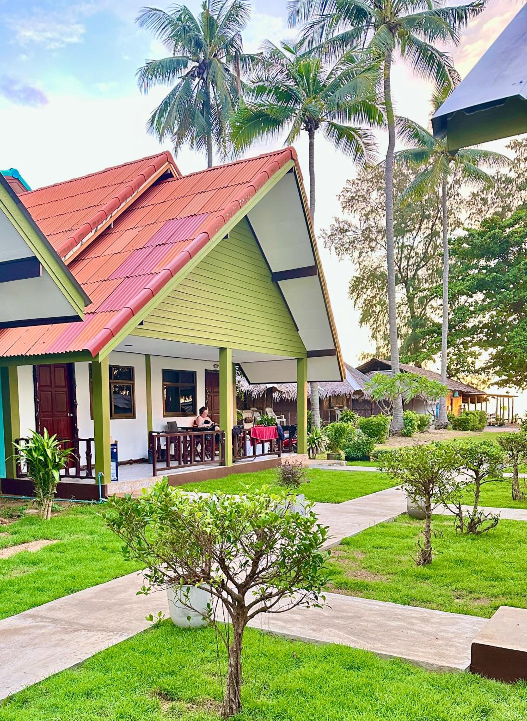 Lanta L.D. Beach Bungalow